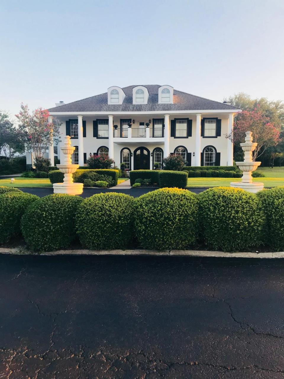 פלוגרוויל The Plantation House Boutique Inn מראה חיצוני תמונה